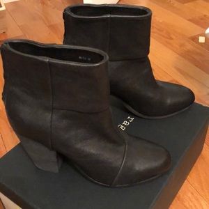 Rag & Bone black Newbury ankle boots like new 10